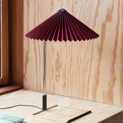 Matin 300 bordslampa oxide red/brass