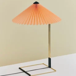 Matin 380 bordslampa peach/brass