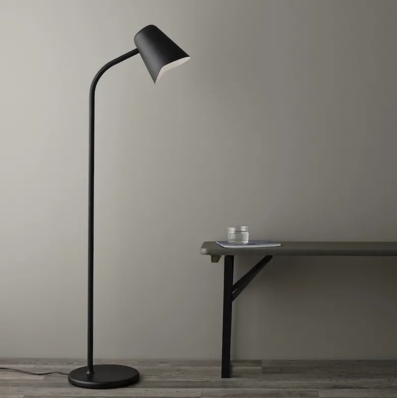 Me dim golvlampa svart