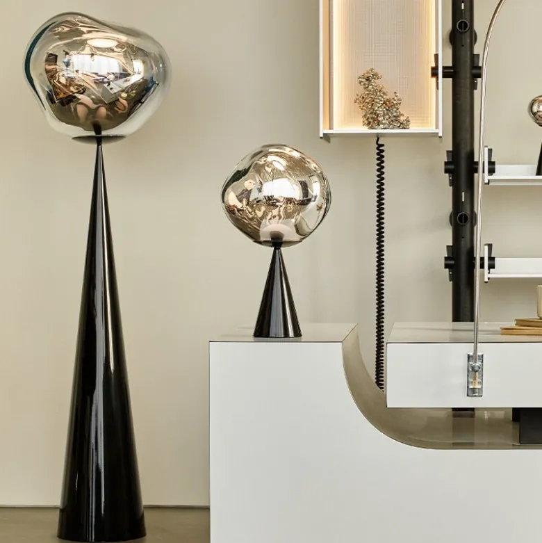 Melt Cone Fat bordslampa silver