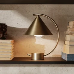 Meridian bordslampa mässing