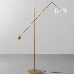 Milan 1 golvlampa mässing