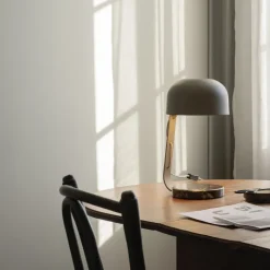 Milly bordslampa beige