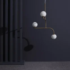 Mobil 70 Taklampa mässing/opal