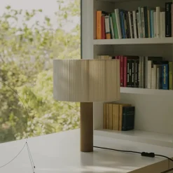 Moragas bordslampa natural oak
