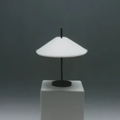 Nebra bordslampa vit