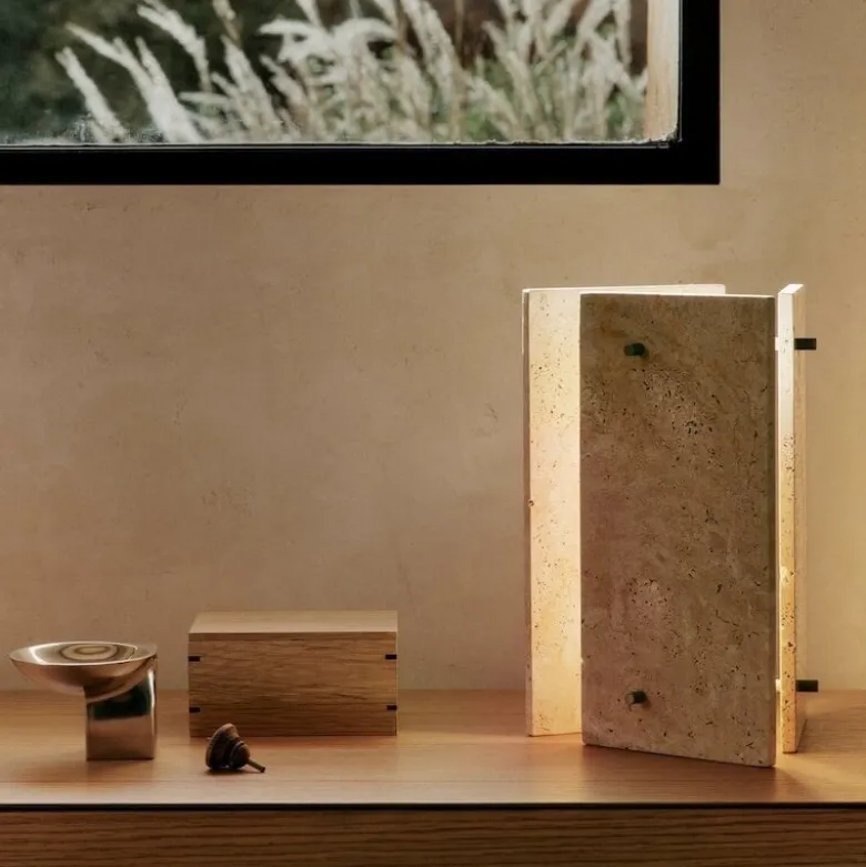 Oeste bordslampa sand