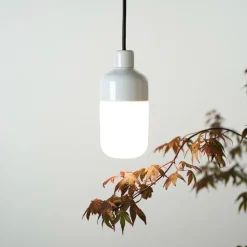 Ohm 100/215 outdoor taklampa IP44 E27 vitt/matt opal