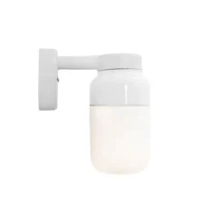 Ohm 100/210 vägglampa IP44 E27 vit/matt opal