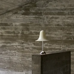 Pantop portabel bordslampa cream white