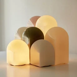 Parade 320 bordslampa shell white glass
