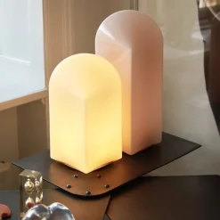 Parade 240 bordslampa shell white glass