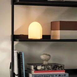 Parade 160 bordslampa shell white glass
