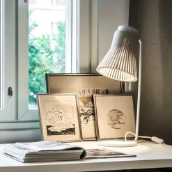 Petite 4620 bordslampa vit