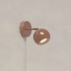 Pop vägglampa brun