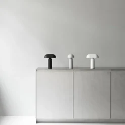 Porta portabel bordslampa vit