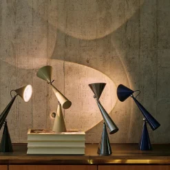 Pose Task bordslampa indigo