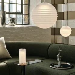 Press bordslampa frostad
