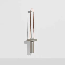 Quasar portabel bordslampa grå