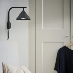 Rain vägglampa svart