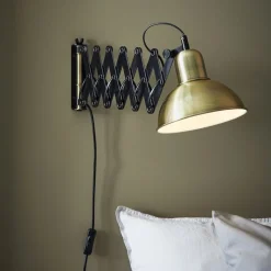 Riggs vägglampa antik