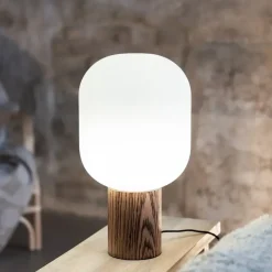 Skene bordslampa vit/bränt trä