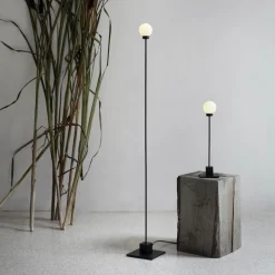 Snowball golvlampa svart