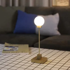 Snowball portabel bordslampa mässing