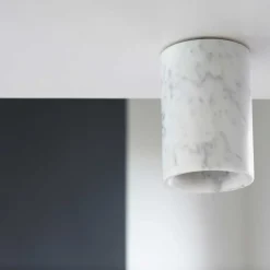 Solid cylinder plafond vit carrara marmor