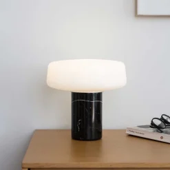Solid small bordslampa svart marquina marmor