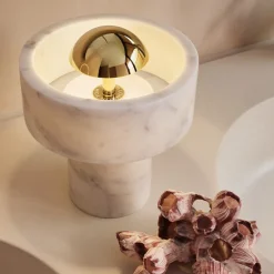 Stone portabel bordslampa guld