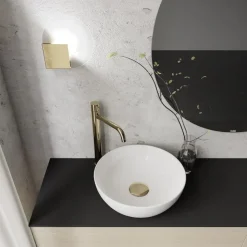 Sun Vägglampa IP44 rå mässing