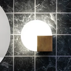 Sun Vägglampa IP44 rå mässing