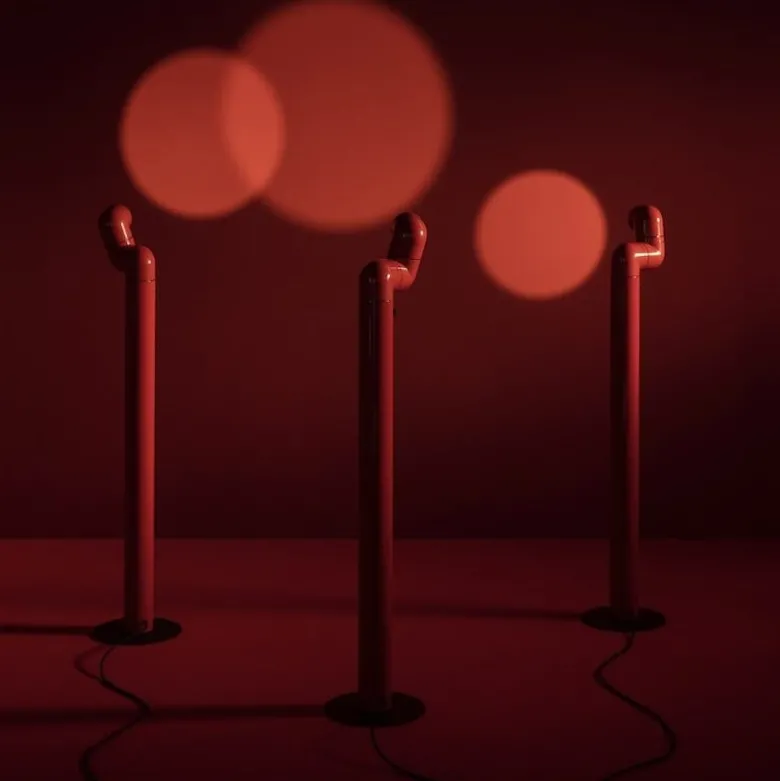 Tatu Alta golvlampa röd