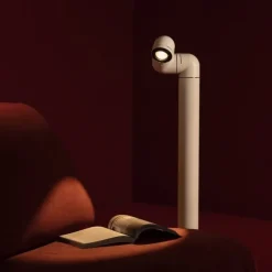 Tatu Alta golvlampa vit