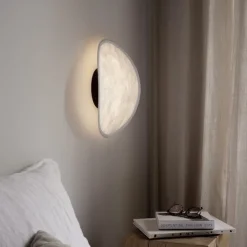Tense vägglampa svart