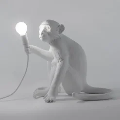 The Monkey Lamp sitting Bordslampa vit