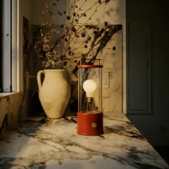 The Muse 2.0 portabel bordslampa IP44 Pomona Red