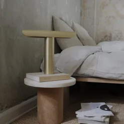 T-lamp bordslampa brushed brass
