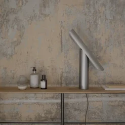 T-lamp bordslampa brushed steel