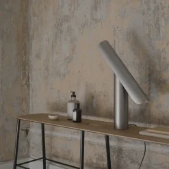 T-lamp bordslampa brushed steel