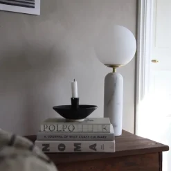 Torrano bordslampa vit/borstad mässing