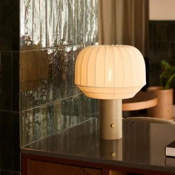 Tradition bordslampa vit