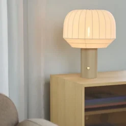 Tradition bordslampa vit
