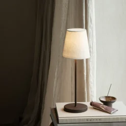 Tyra portabel bordslampa