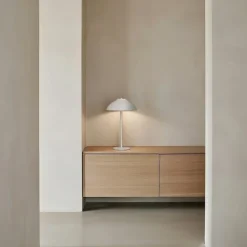 Vali bordslampa mattvit