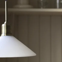 Vela taklampa antik mässing/opalvit