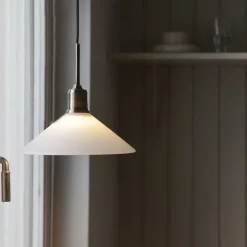 Vela taklampa antik mässing/opalvit
