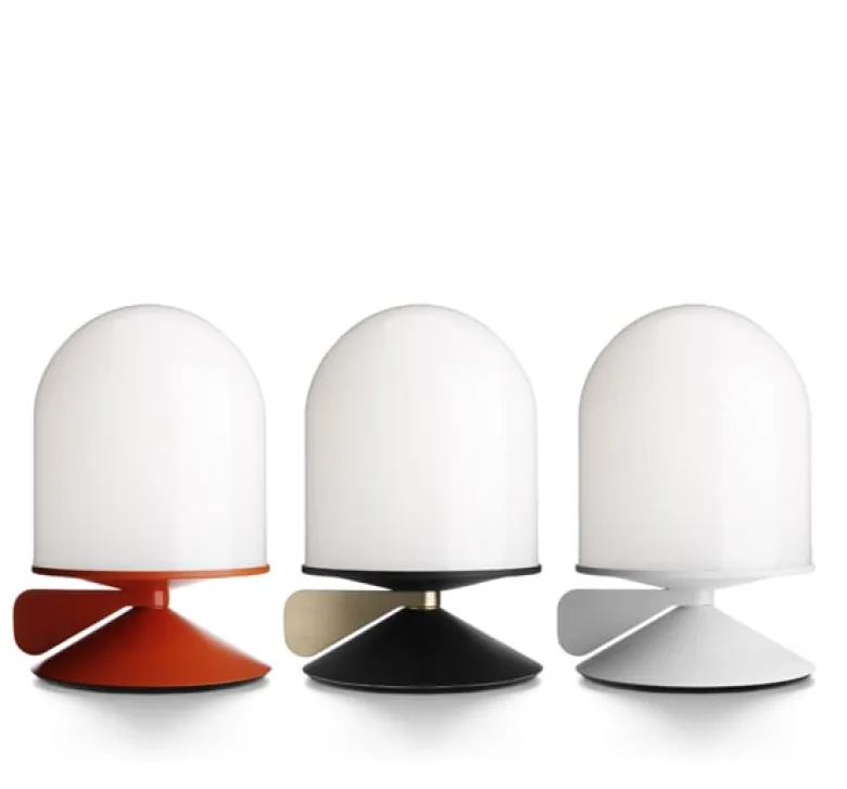 Vinge bordslampa svart strukturlack/opalglas