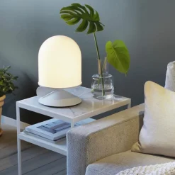 Vinge bordslampa vit strukturlack/opalglas